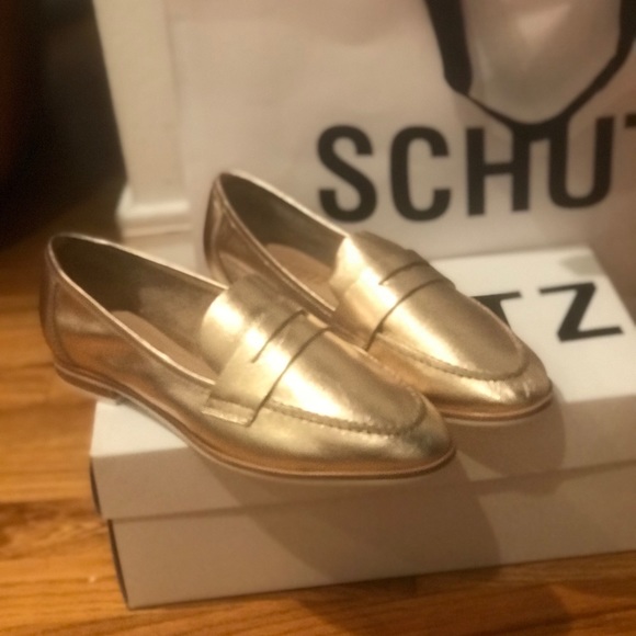 BRAND NEW SCHUTZ FLATS - Picture 4 of 8